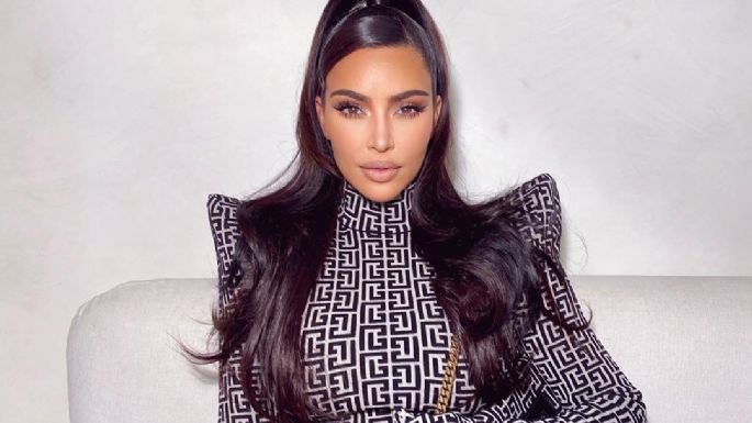 Kim Kardashian derrocha elegancia con ceñido vestido negro y enciende las redes