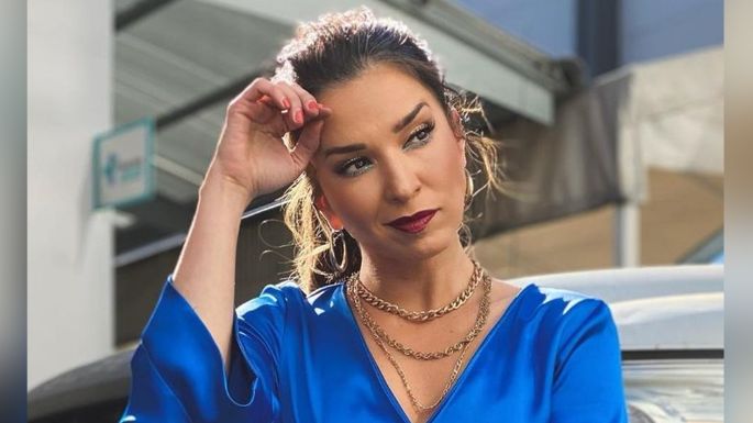 Laura G aparece en 'VLA' con distinguido look primaveral y enloquece a todo TV Azteca