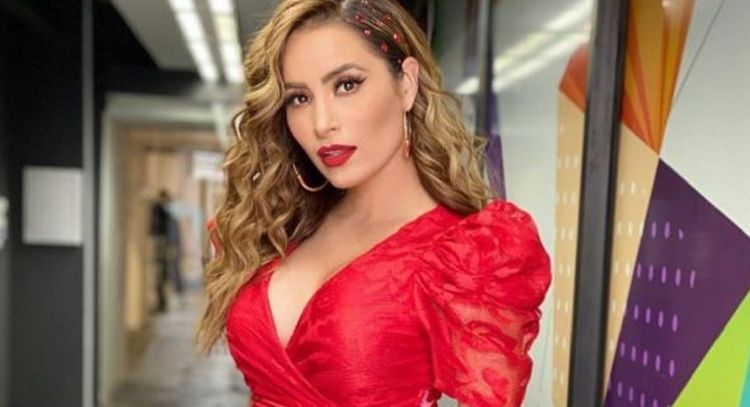 Tras dejar TV Azteca, exconductora de 'VLA' sorprende con impactante FOTO de su apariencia