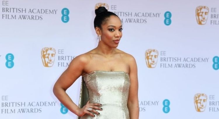 El nuevo poster de 'Want to Dance With Somebody' muestra a Naomi Ackie como Whitney Houston