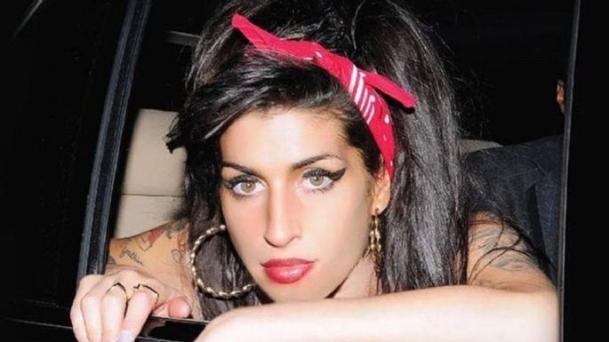 Revelan que Prince trató de apartar a Amy Winehouse de su esposo