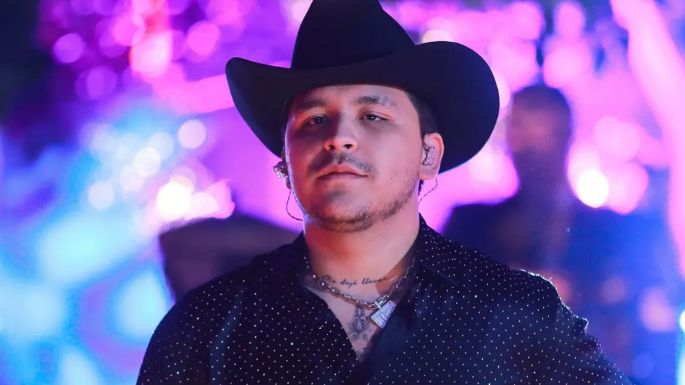 ¿Quiere darle celos a Belinda? Captan a Christian Nodal llegando a Tabasco con nueva mujer