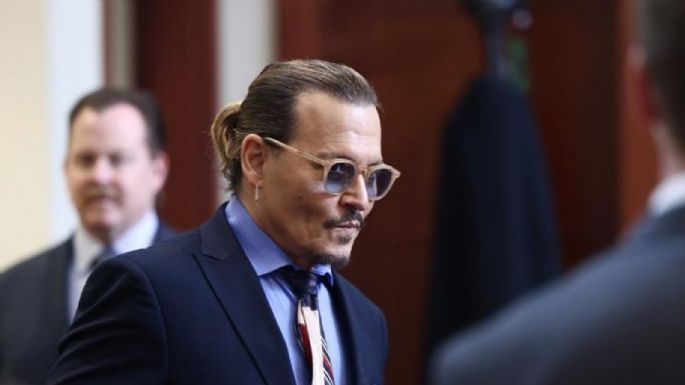 Ante rumores de noviazgo, revelan si Johnny Depp está saliendo con su abogada