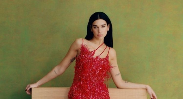 Dua Lipa finalmente tiene noticias de su tercer álbum y muestra su belleza en la portada de Vogue