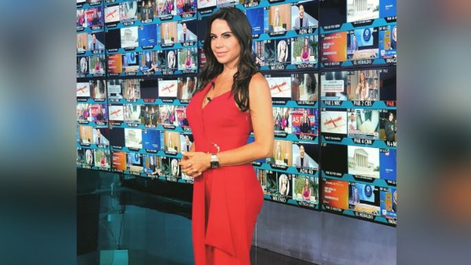 Paola Rojas derrocha elegancia desde Televisa en espectacular vestido negro