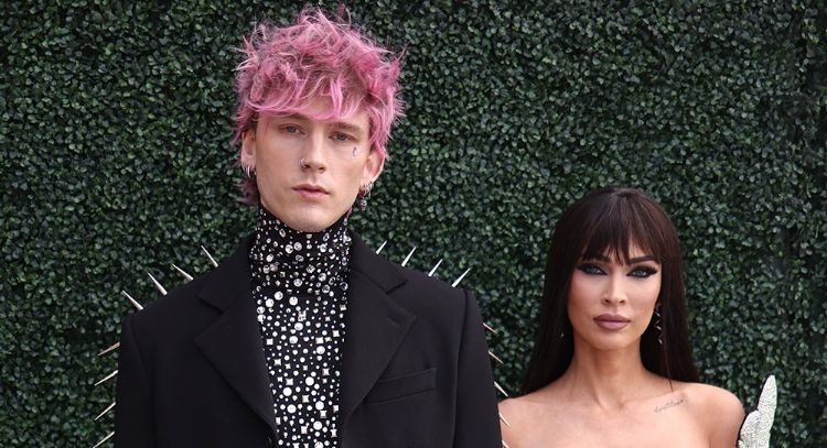 Machine Gun Kelly dedica una emotiva canción a Megan Fox y a su hijo no nacido durante los Billboard