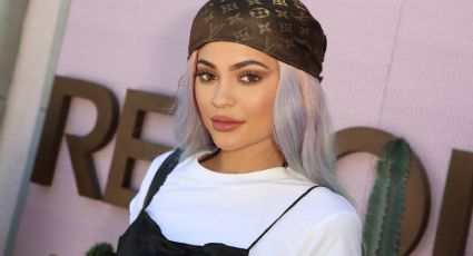 Kylie Jenner anuncia kit para baño de lavanda en este ajustado leotardo