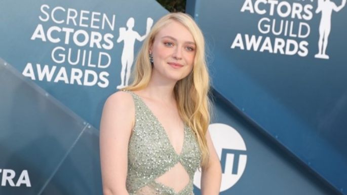 Dakota Fanning revela que tiene una prenda con el pelo de su difunta mascota: "La tengo conmigo"