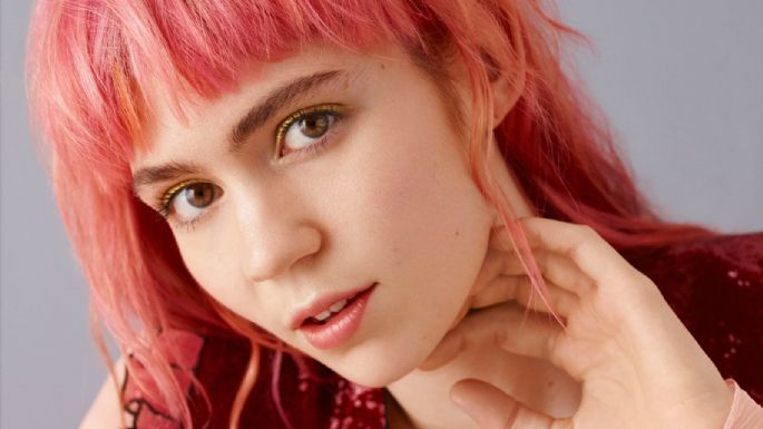 Grimes subasta objetos que usó en la Met Gala para ayudar a familias ucranianas