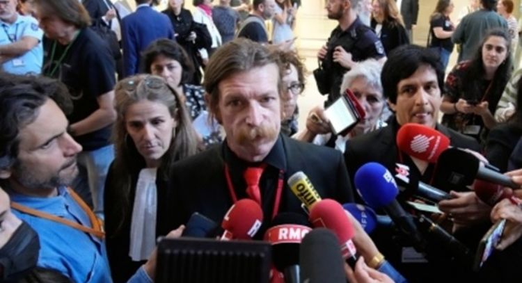 Jesse Hughes, de Eagles of Death Metal, "perdona" al terrorista del Bataclan en juicio en Francia