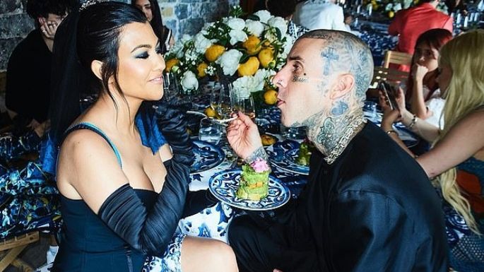 Kourtney Kardashian sube más fotos inéditas de su boda con Travis Barker: "La Vita e Bella"