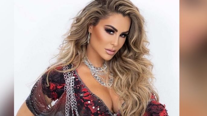 FOTO: Ninel Conde llega a Telemundo y enamora con este ceñido vestido plateado