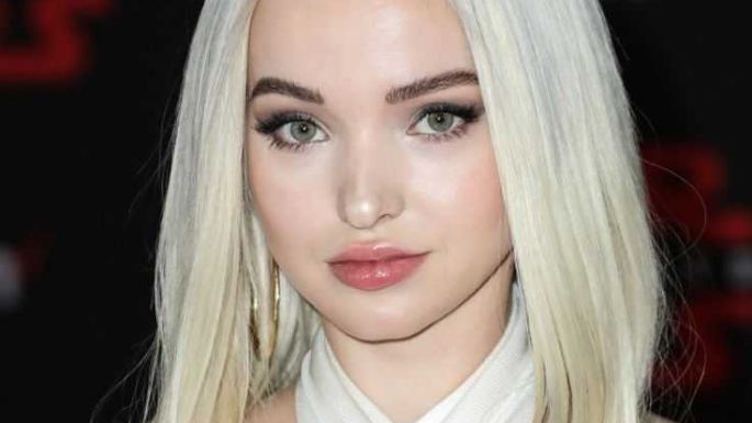 Dove Cameron roba suspiros en este atuendo revelador que deja ver su abdomen