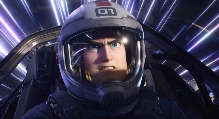 Prohíben 'Lightyear' de Pixar en varios países debido a estas fuertes razones según reportes