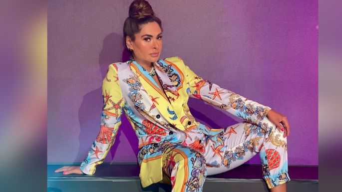 FOTO: Galilea Montijo luce coqueto vestido azul y deleita a toda Televisa
