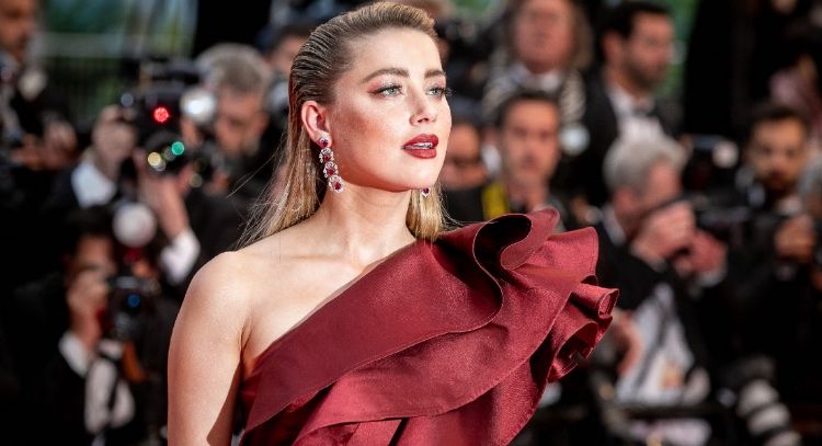 Amber Heard es vista paseando a su bebé de 2 años en calles de Madrid; la nena luce más grande