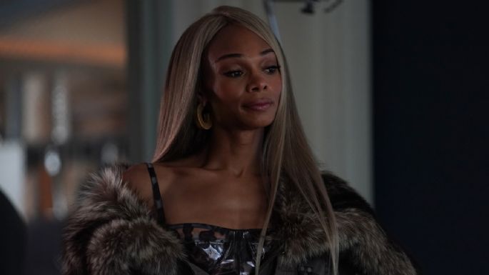 Estrella de 'The Chi' se va del programa luego de presentar registro de vacunación falso