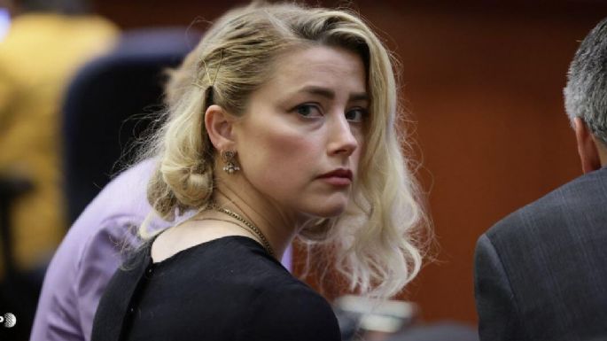 Amber Heard es vista por primera vez tras derrota contra Johnny Depp bajando de un jet privado