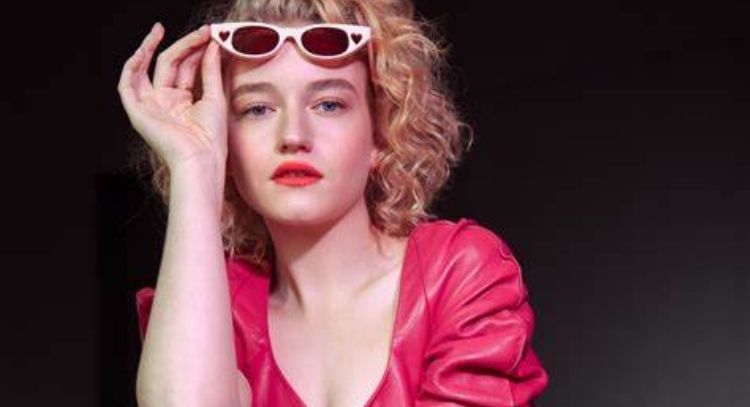 Julia Garner, estrella de 'Ozark', le ofrecen el  papel de Madonna en su biopic
