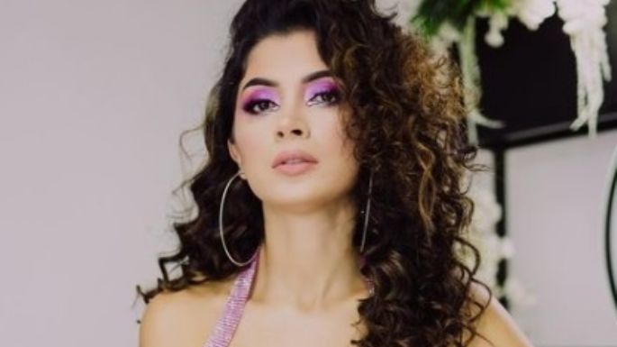 (Fotos) Kimberly Flores conquista Instagram al posar con look estilo 'Barbie'