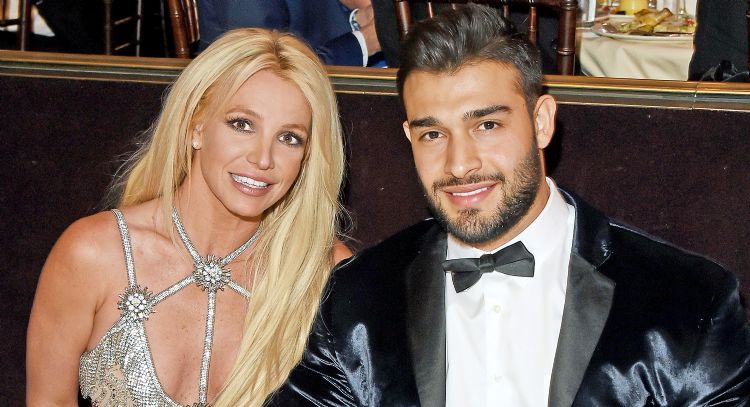 Sam Asghari hace frente sobre acusaciones de que controla a Britney Spears