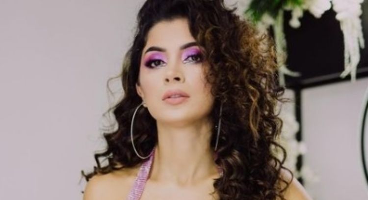 (Fotos) Kimberly Flores conquista Instagram al posar con look estilo 'Barbie'