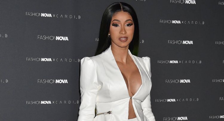 Cardi B muestra sus regalos de Navidad que llenan toda una habitación