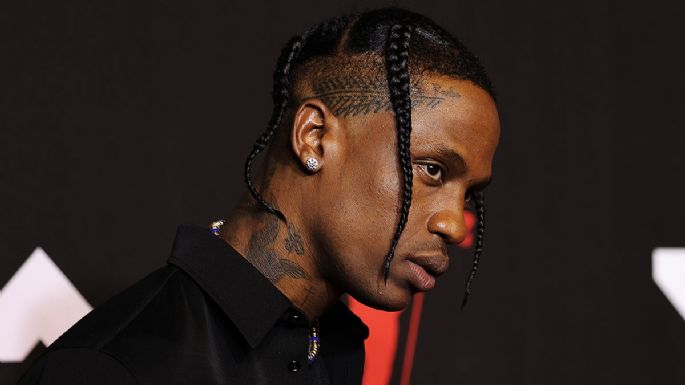 Travis Scott sorprende a sus fanáticos al reaparecer en un festival tras la tragedia de Astroworld