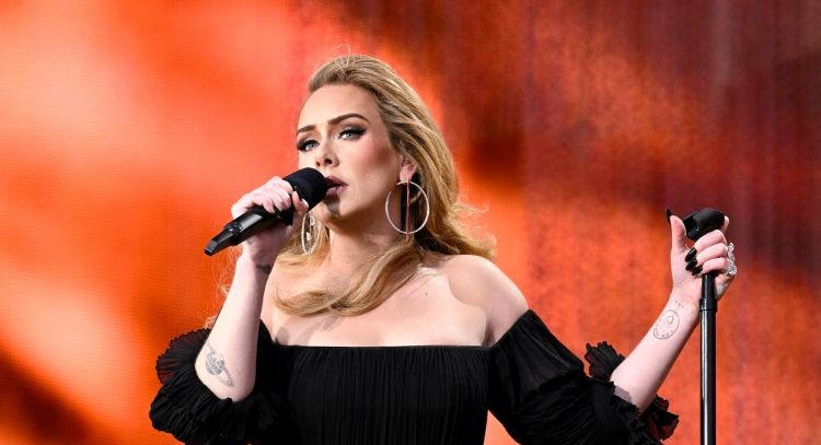 Emocionada, Adele anuncia nuevas fechas para Las Vegas