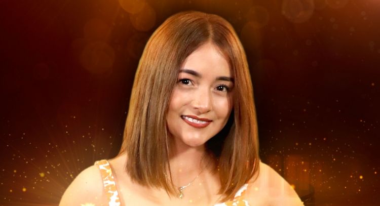 Rubí Ibarra se luce con sus seguidores al posar en minifalda que resalta su belleza