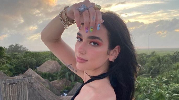 Dua Lipa luce tremenda en este catsuit transparente para su presentación en Lollapalooza