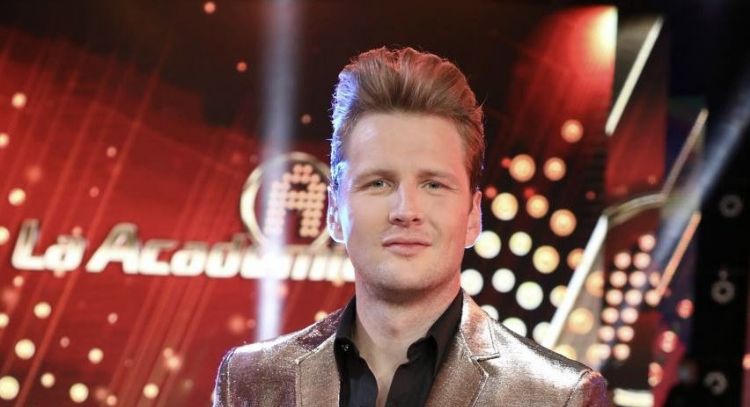 Alexander Acha abre su corazón y da consejos de amor a sus fans