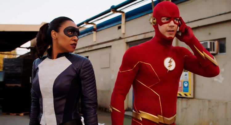 Actriz de la serie 'The Flash' revela que estuvo a punto de salir del show debido al racismo