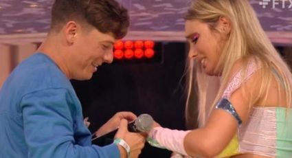 Guaynaa sorprende a Lele Pons al pedirle matrimonio en pleno escenario de Tomorrowland