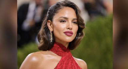 Eiza González se enfunda en revelador vestido negro y paraliza Internet; este es su look