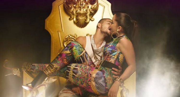 'El Que Espera': Anitta y Maluma lanzan un sensual videoclip de su más reciente colaboración