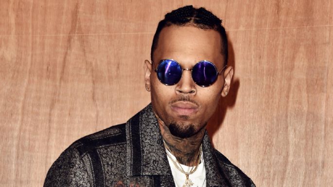 Chris Brown defiende sus fotos sugerentes y provocativas con fans: “Hago todo lo posible”