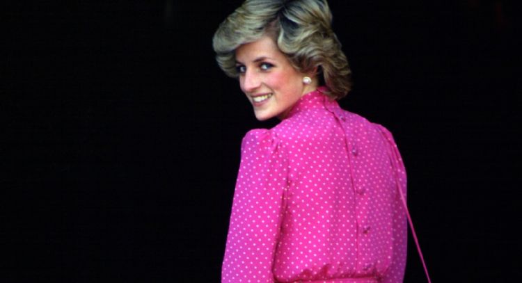 Documental revela nota de la Princesa Diana sobre su miedo a morir en un accidente de auto