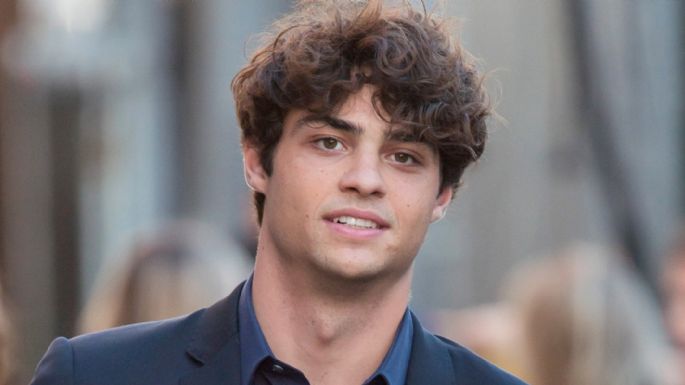 Noah Centineo impacta al dejarse ver rapado y con un nuevo tatuaje