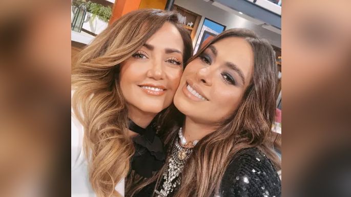 Shock en Televisa: Galilea Montijo impacta al tratar de besar a Andrea Legarreta en 'Hoy'