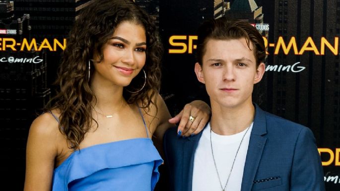 Zendaya y Tom Holland  se dejan ver como nunca antes mientras pasean en scooter por Budapest