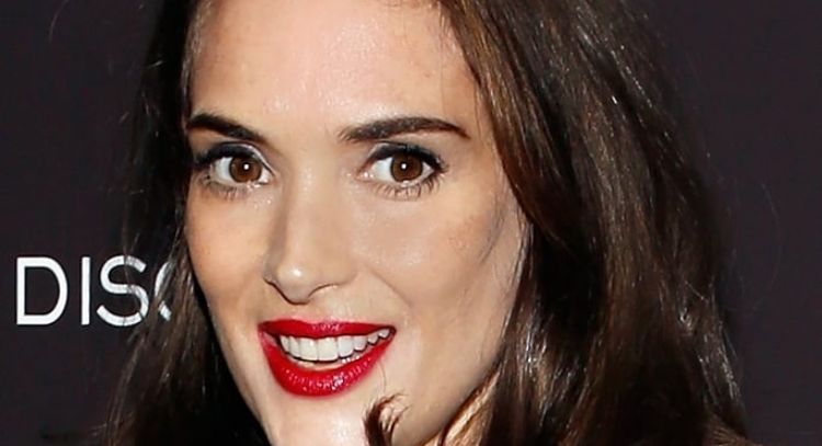Los actores Winona Ryder, Dan Levy y más se unen a la película 'Haunted Mansion' de Disney