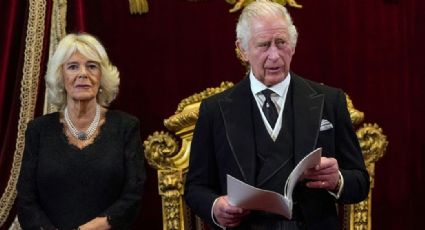 Escándalo en la Realeza: Rey Carlos III maldice furioso; lo comparan con la Reina Isabel II