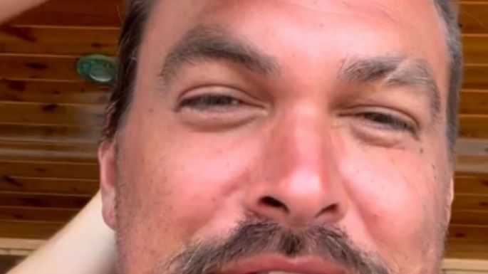 Jason Momoa se afeita la cabeza y muestra un sorprendente tatuaje; esta es la conmovedora razón