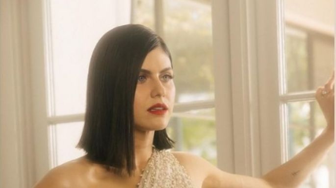 FOTO: Alexandra Daddario sorprende en la semana de la moda de Nueva York con un sensual atuendo