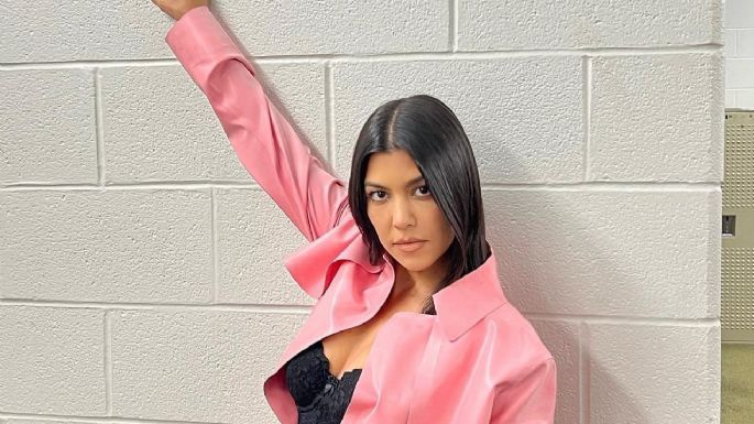 Kourtney Kardashian se deja ver en diminutas prendas y roba suspiros