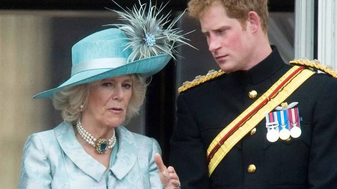 Esposa del Rey Carlos III humillaría al Príncipe Harry antes del funeral de la Reina Isabel II