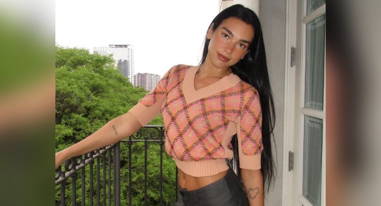 Dua Lipa llega a Instagram y derrocha belleza con encantador conjunto amarillo