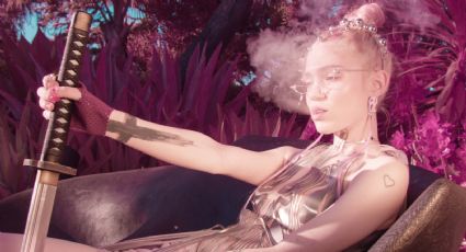 Grimes declara que las plataformas de streaming deberían tener una sección de IA por esto