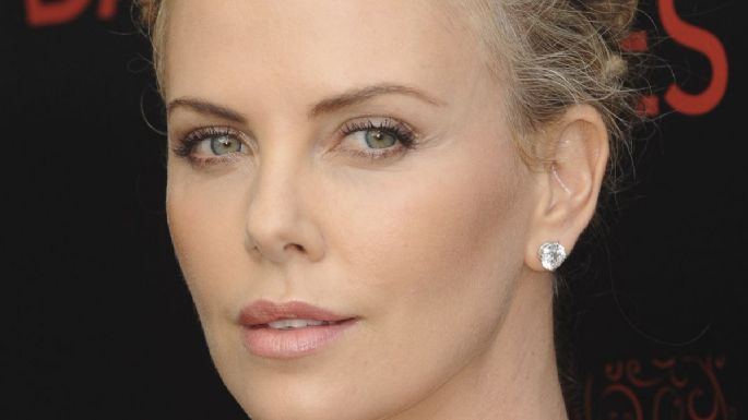 Charlize Theron impacta al compararse de esta manera con Kim Kardashian